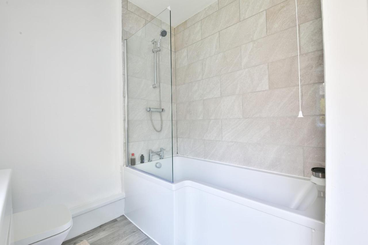Spacious 3 Bedroom Close To Cardiff City Centre Exterior photo